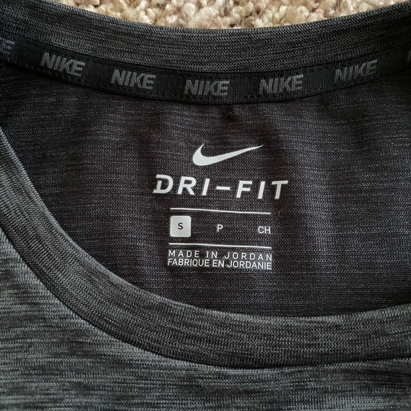 Nike Dri-Fit Sport T-Shirt Tee Mens Size Small Gray Crew Neck short sleeve - Picture 3 of 9